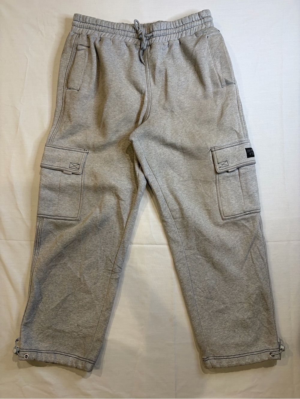 Men's Light Gray Cargo Sweatpants with Utility Pockets